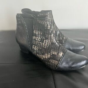 Chic Black and Gray Patterned Ankle Boots